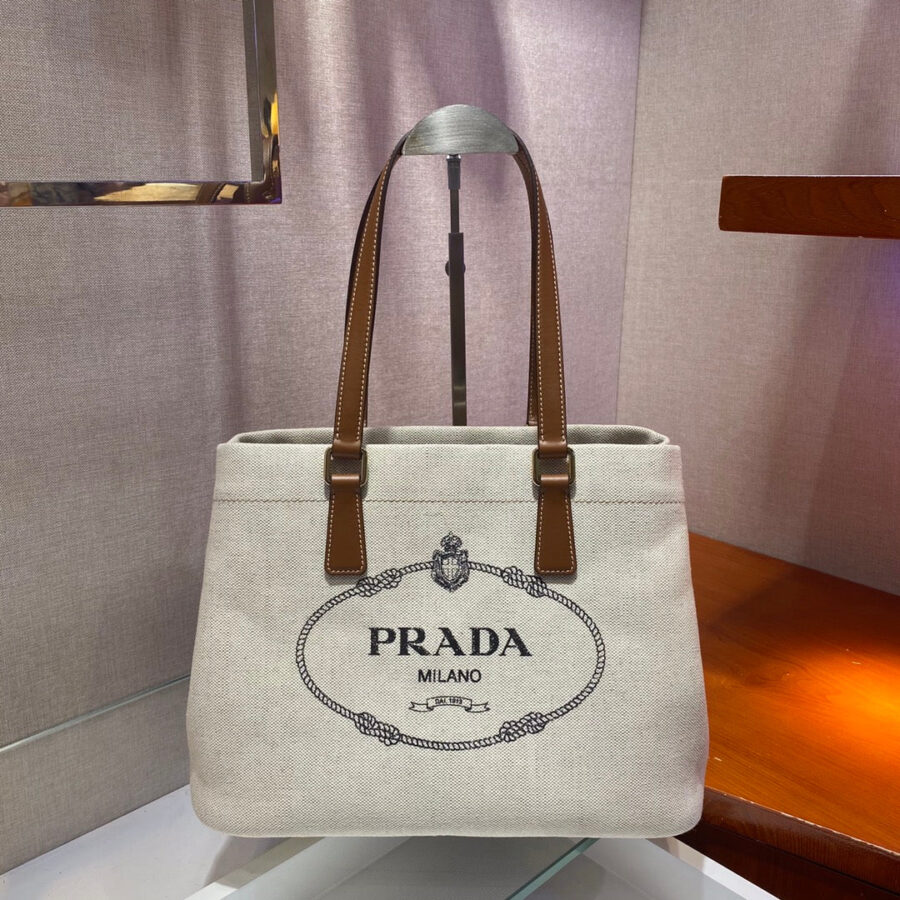 Designer Tote white bag – front view