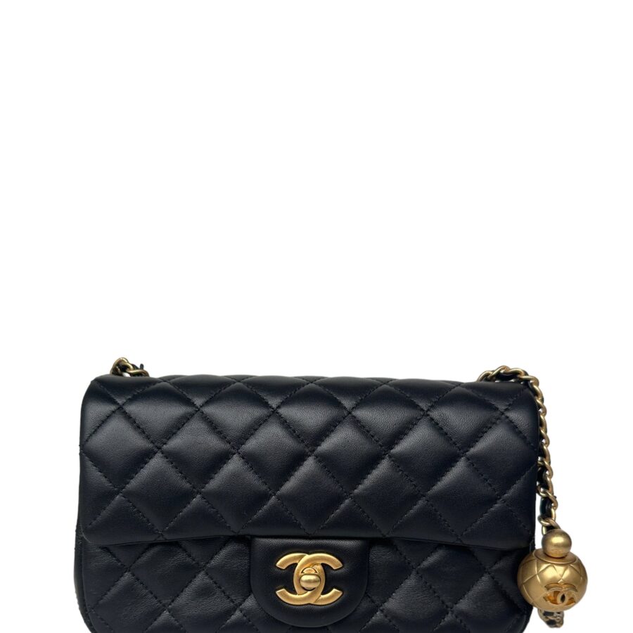 Chanel handbag black – front view