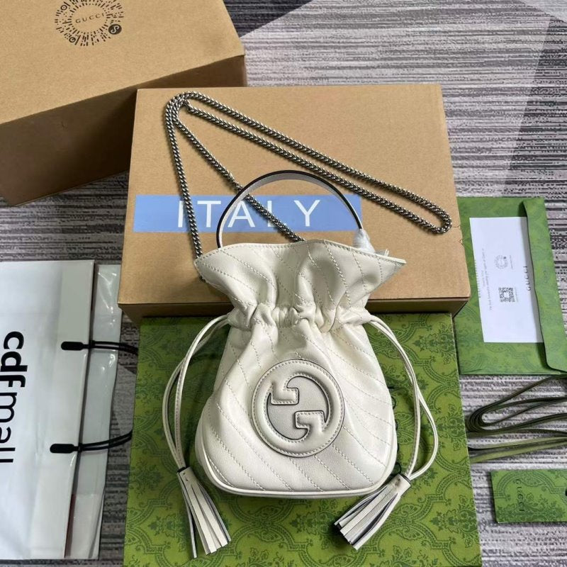 حقيبة دلو بلوندي Gucci GG - Product Image 2