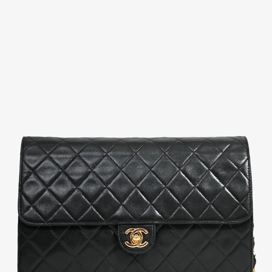 Chanel Flap Bag black – front view