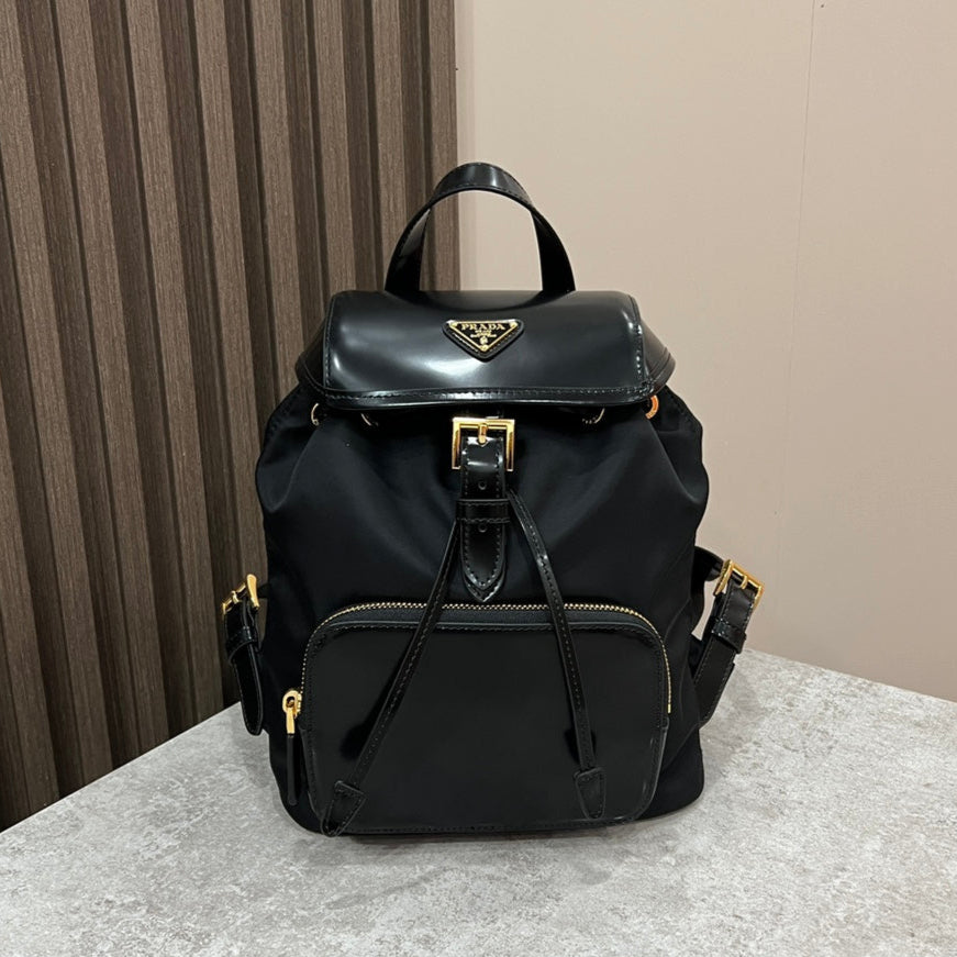 Designer Backpack gold bag – front view