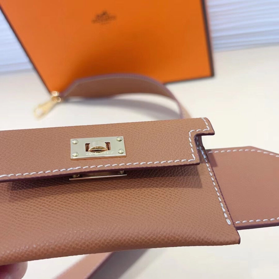 Hermes Kelly gold bag – front view