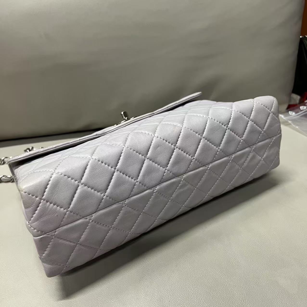 Chanel Flap Bag – Gray Quilted Leather Shoulder Bag